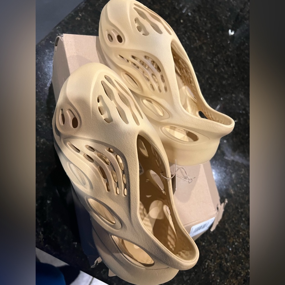 Yeezy Foam Runners/Desert Sand:GV6843
